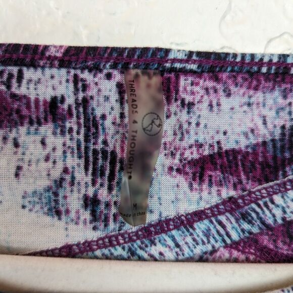 Threads 4 Thought Keyhole Cross Back Tank in Size M - Picture 4 of 7